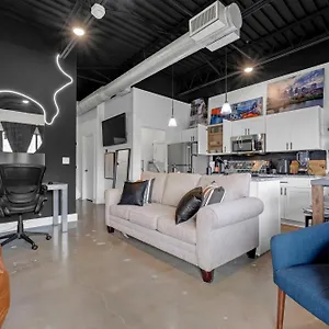 Apartment New Sleeps 4 - 7 Mins To Dwtn, Nashville